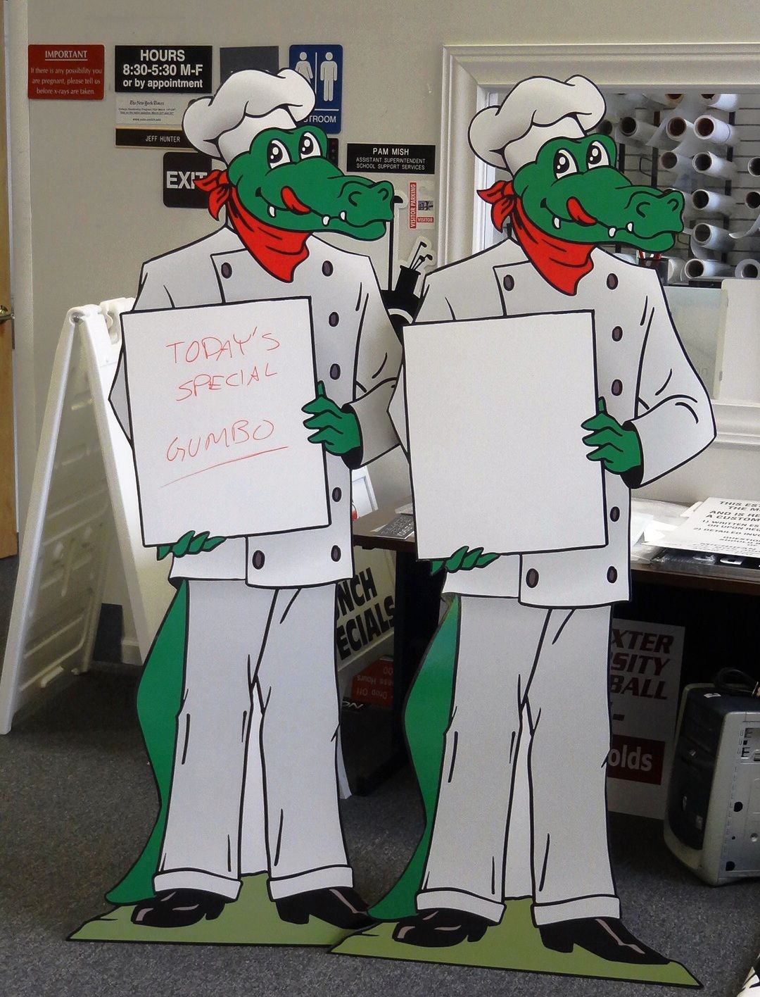 Standee Alligators